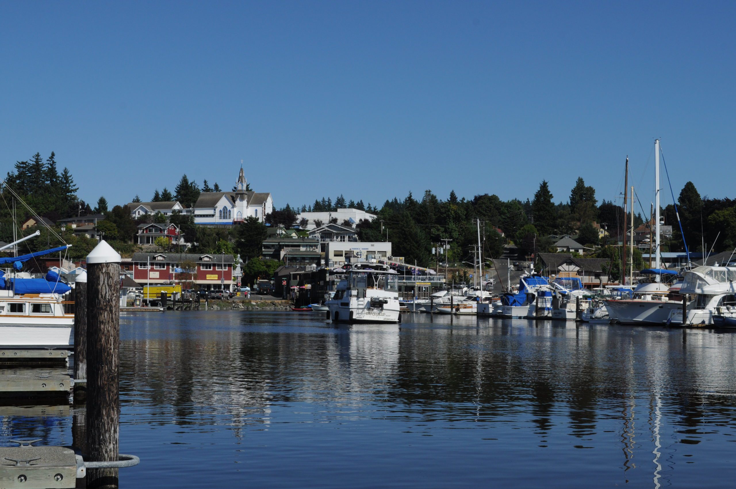 Making moves simple, fast, and stress-free for families and businesses in Poulsbo, WA