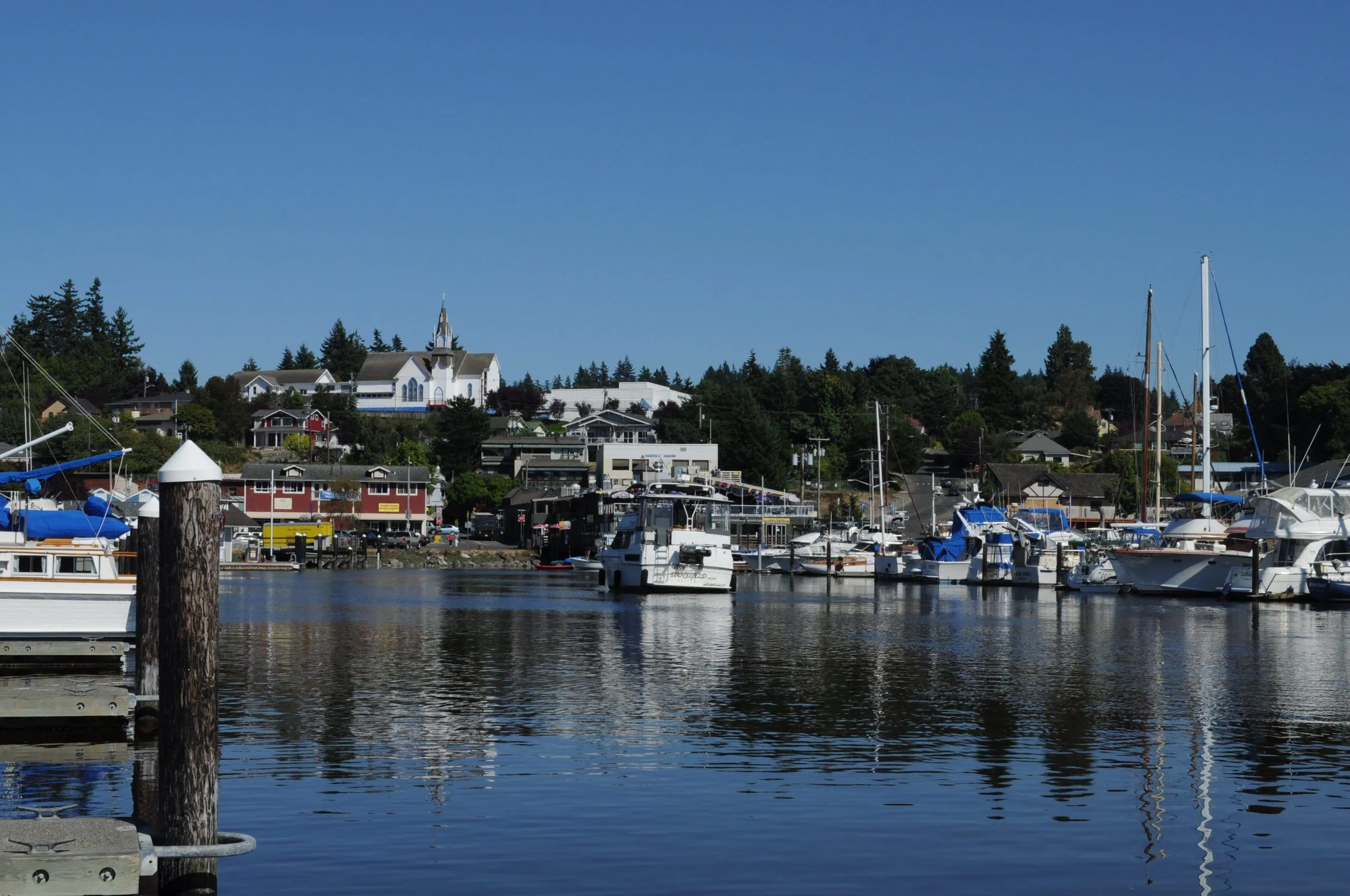 Making moves simple, fast, and stress-free for families and businesses in Poulsbo, WA